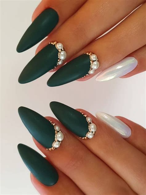 green acrylic nails ideas